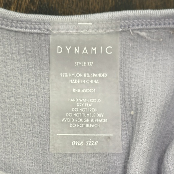 Dynamic Ribbed V-Neck Tank - Picture 3 of 3